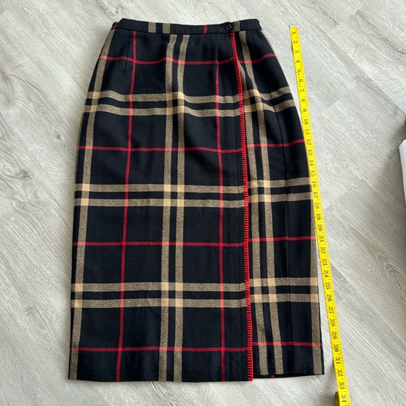 Requirements Plaid Skirt - Picture 7 of 11
